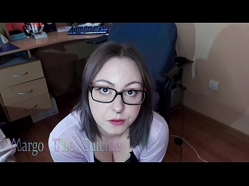 ❤️ Ang Sexy na Babae na may Salamin ay Sumipsip ng Dildo sa Camera ❤️❌ dekalidad na porn sa amin