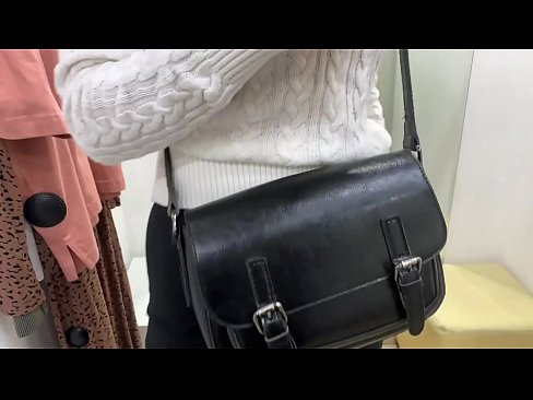 ❤️ Pampublikong masturbesyon ng batang asong si FeralBerry na may dildo sa fitting room ❤️❌ dekalidad na porn sa amin